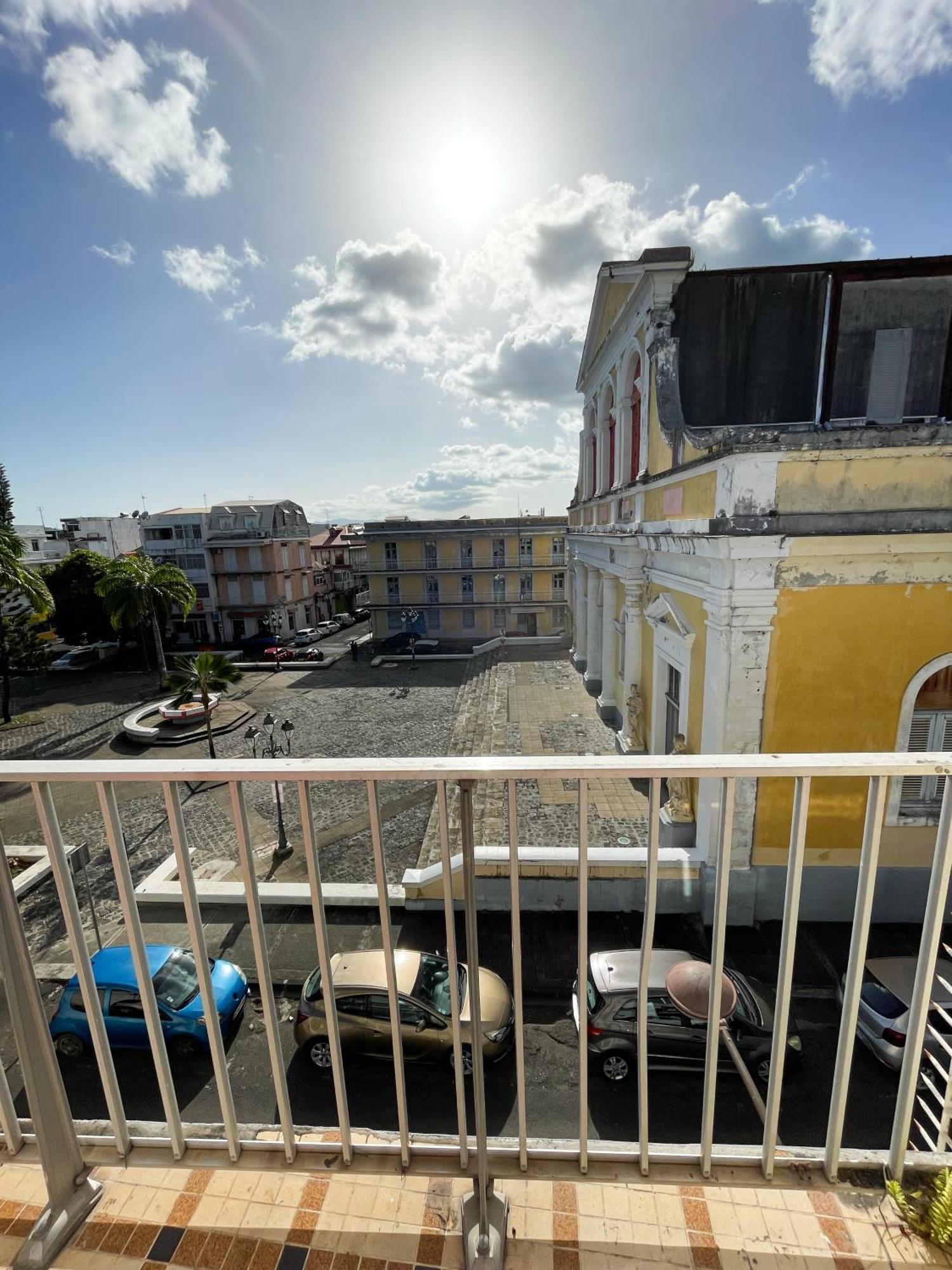 Grand Sejour Lumineux Avec Balcon & Vue Cathedrale Apartment Pointe-a-Pitre  Exterior photo